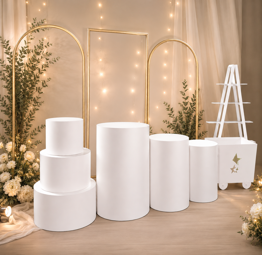 Combo Decorativo para Eventos – Trío de Puertas, Torteros, Cilindros, Escalera y Caja de Regalo